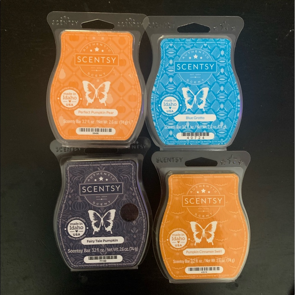 4 Scentsy wax bars. PUMPKIN